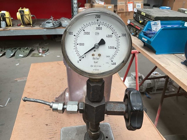 Bosch diesel injector nozzle pop tester - afbeelding 2 van  3