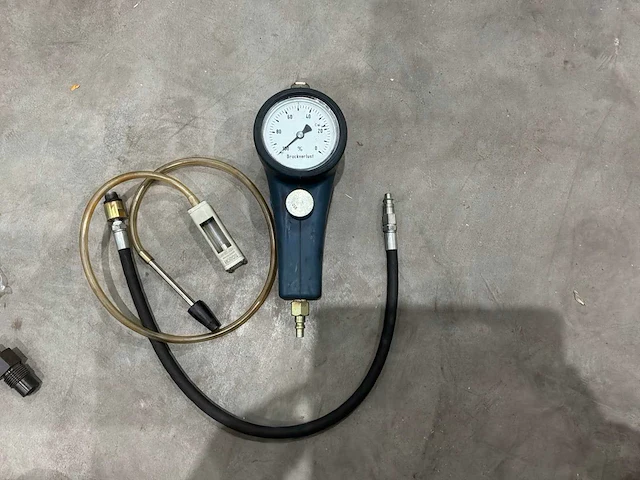 Bosch druk verlies tester auto - afbeelding 2 van  4
