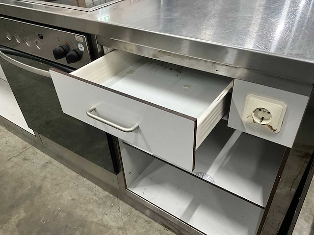 Bosch & etna a 7300 rvs kookeiland - afbeelding 13 van  13