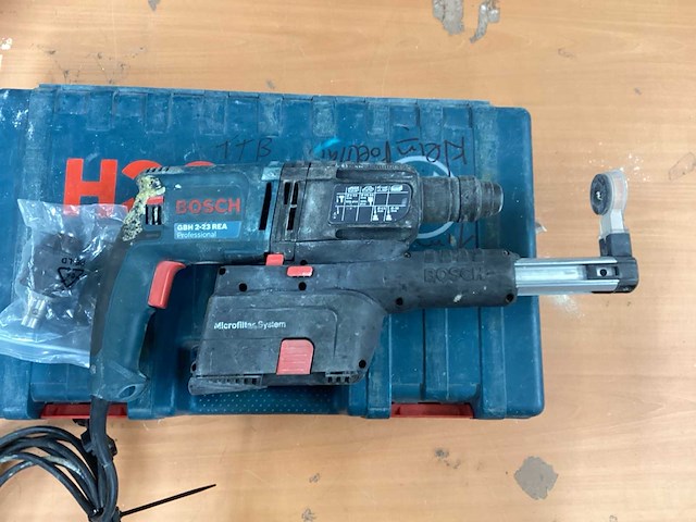 Bosch gbh 2-23 rea boorhamer met afzuiging incl. afzuiging + koffer - afbeelding 9 van  12