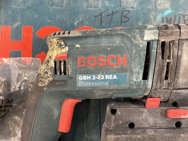 Bosch gbh 2-23 rea boorhamer met afzuiging incl. afzuiging + koffer - afbeelding 11 van  12