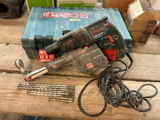 Bosch gbh2-23 rea boorhamer met diverse boren - afbeelding 1 van  3