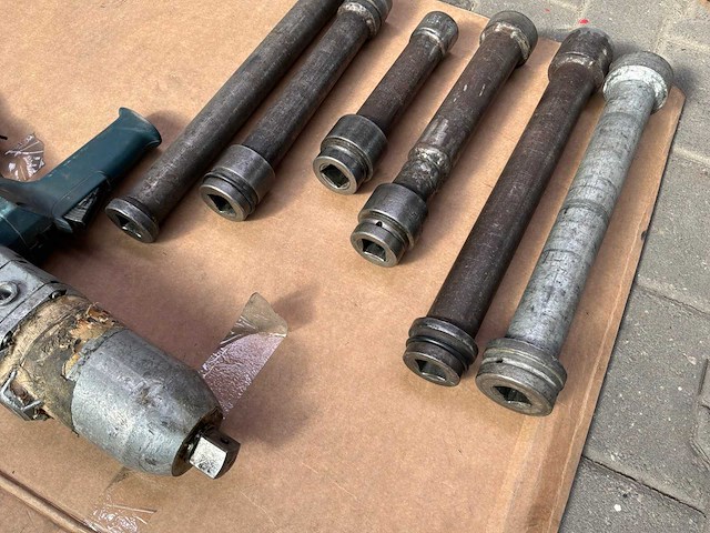 Bosch gds 30 draaislagmoeraanzetter met dopsleutels - afbeelding 7 van  10