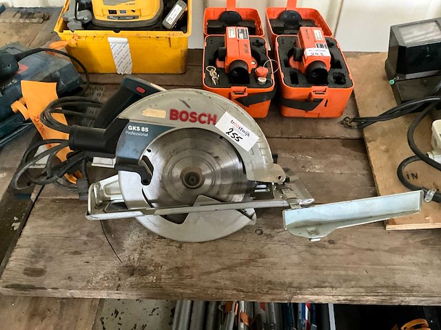 Bosch gks 85 afkortzaag - afbeelding 1 van  5