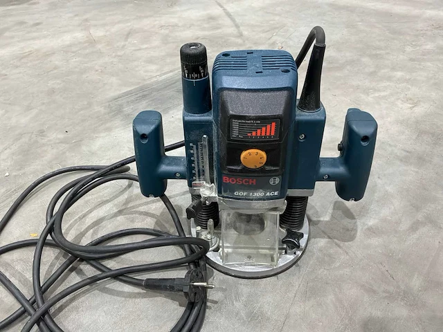 Bosch gof1300ac bovenfrees - afbeelding 2 van  7