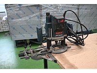 Bosch gof1300ce bovenfrees - afbeelding 1 van  4