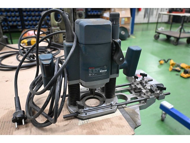 Bosch gof1300ce bovenfrees - afbeelding 4 van  4