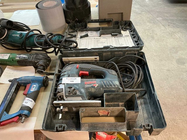 Bosch gst150bce decoupeerzaag - afbeelding 1 van  1