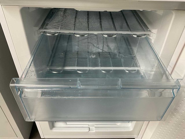 Bosch gsv16vw20 diepvries - afbeelding 4 van  7