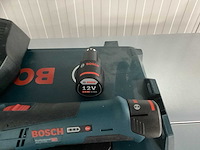 Bosch gus 12v-300 accu tapijtschaar/stofschaar incl. accu + lader + koffer - afbeelding 3 van  4
