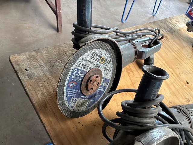 Bosch haakse slijpmachine (3x) - afbeelding 4 van  5