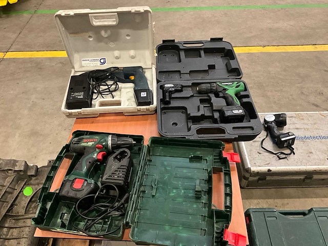 Bosch / hitachi boormachine (3x) - afbeelding 1 van  5