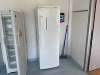 Bosch kdr40423 laboratoriumkoelkast - afbeelding 1 van  5