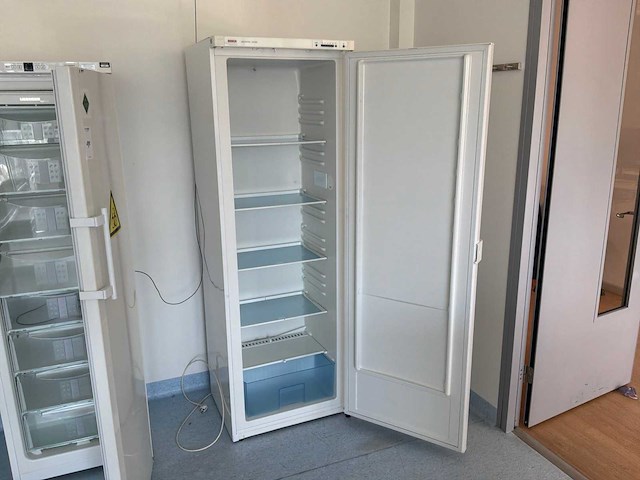 Bosch kdr40423 laboratoriumkoelkast - afbeelding 4 van  5