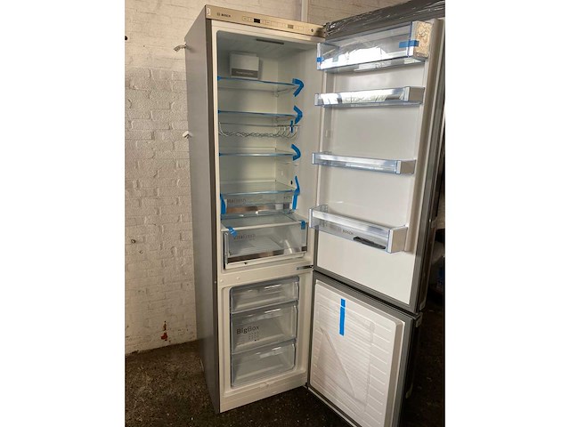 Bosch kge398ibp serie 6 koel-vriescombinatie rvs energielabel b vitafresh - afbeelding 3 van  9