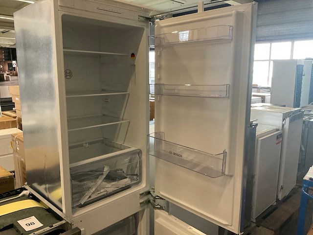 Bosch kin88nfe0/04 inbouw koelvriescombinatie - afbeelding 3 van  5