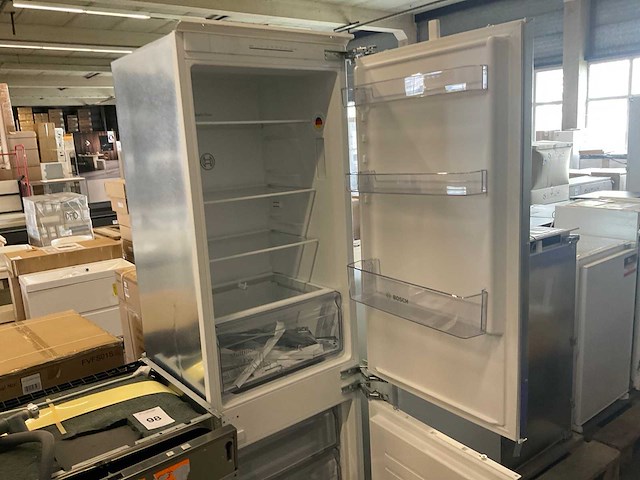 Bosch kin88nfe0/04 inbouw koelvriescombinatie - afbeelding 1 van  5