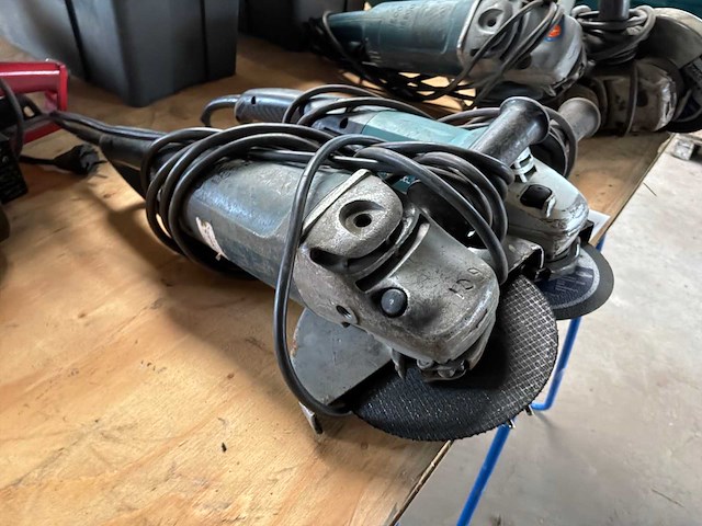 Bosch / makita haakse slijpmachine (2x) - afbeelding 2 van  2