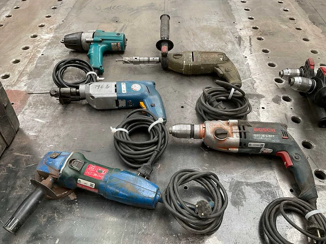 Bosch, metabo boormachines en haakse slijper - afbeelding 1 van  9