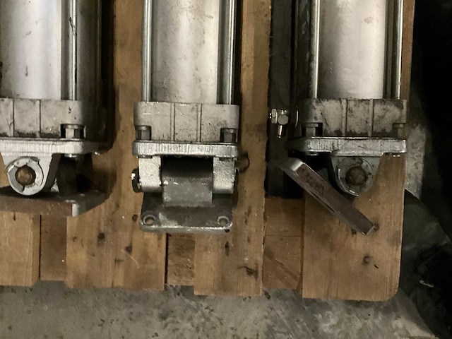 Bosch pneumatische cilinder (4x) - afbeelding 3 van  7