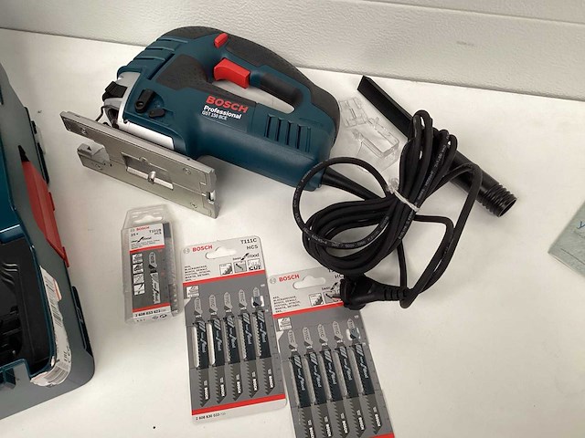 Bosch professional gst 150 bce decoupeerzaag - afbeelding 3 van  5