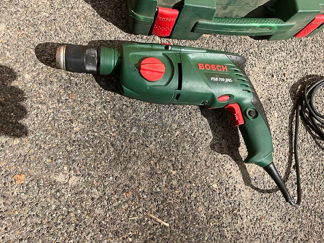 Bosch psb 700 2re boormachine - afbeelding 2 van  2