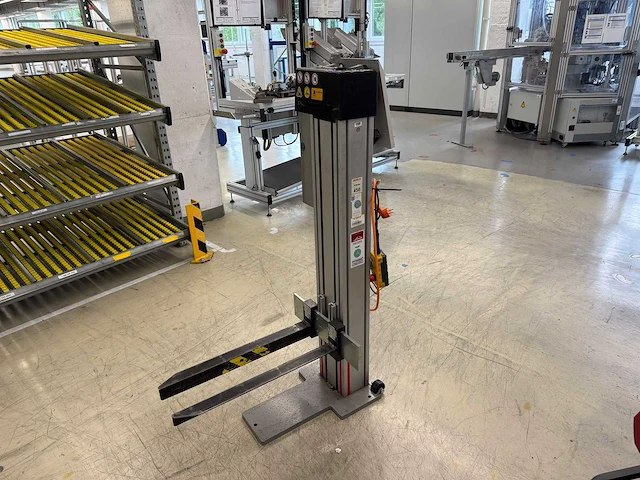 Bosch rexroth - 2018 - elektrische goederen lift - kisten heffer - afbeelding 1 van  12