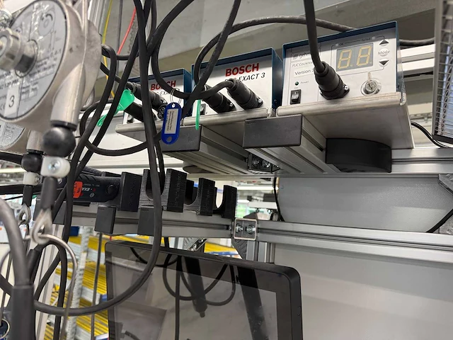 Bosch rexroth - hoog/laag tafel met puc exact 3 moment schroevendraaiers - werkbank - afbeelding 5 van  11