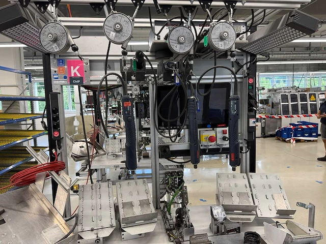 Bosch rexroth - hoog/laag tafel met puc exact 3 moment schroevendraaiers - werkbank - afbeelding 9 van  11