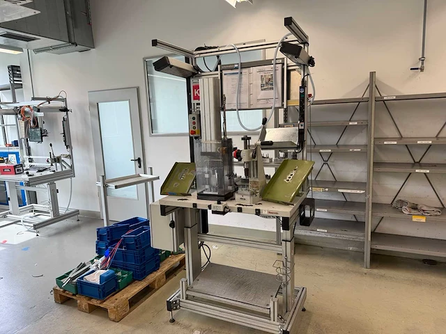Bosch rexroth - werkbank hoog/laag met pers - werkbank - afbeelding 1 van  11
