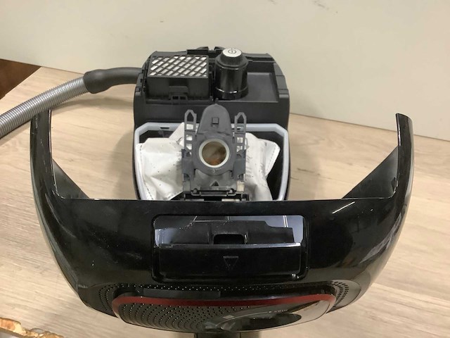 Bosch serie 4 bagged stofzuiger - afbeelding 4 van  7