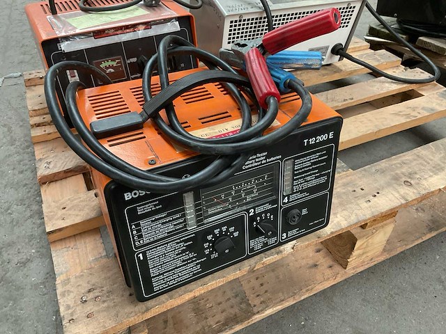 Bosch t12 200 e acculader - afbeelding 1 van  5