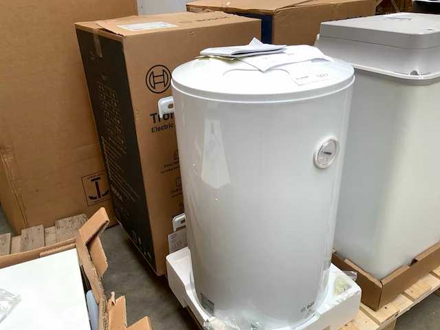 Bosch tronic 2000t warm water boiler - afbeelding 1 van  6