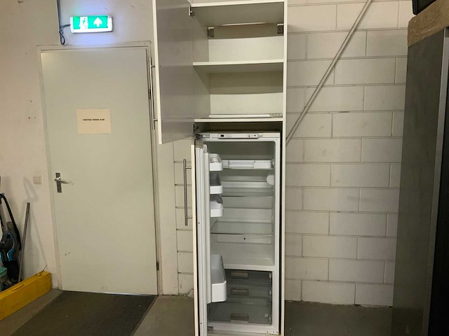 Bosch vitafresh koelkast met kast - afbeelding 1 van  3