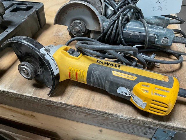 Bosch/dewalt haakse slijpmachine (3x) - afbeelding 2 van  7