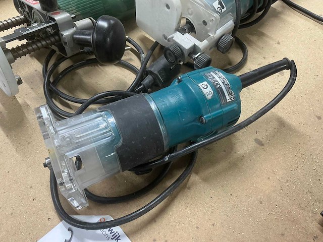 Bosch/makita bovenfreesmchine (3x) - afbeelding 1 van  2