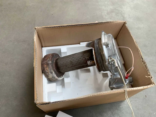 Bosch/nefit ketel brander - afbeelding 3 van  4