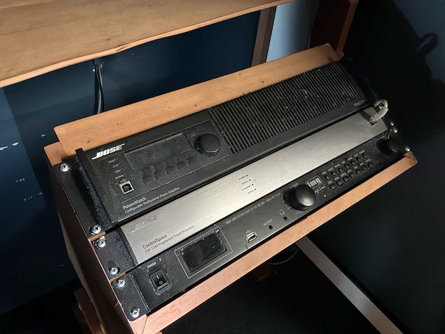 Bose professioneel multi-zone audiosysteem met 18 luidsprekers - afbeelding 1 van  10