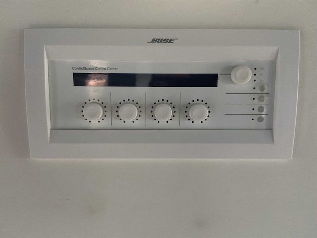 Bose professioneel multi-zone audiosysteem met 18 luidsprekers - afbeelding 9 van  10