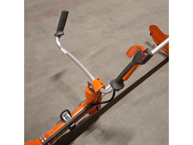 Bosmaaier, husqvarna, 545fx, met draadkop en zaagschijf - afbeelding 10 van  12