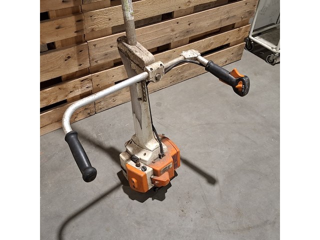 Bosmaaier met driehoeksmes, stihl, fs550 - afbeelding 4 van  9