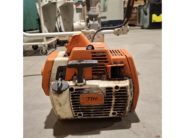 Bosmaaier met driehoeksmes, stihl, fs550 - afbeelding 7 van  9