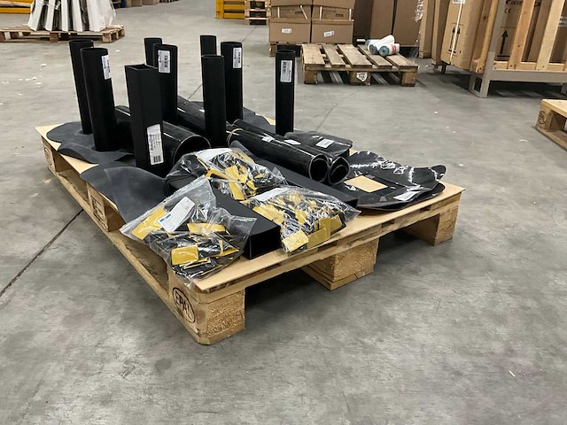 Bosscover pallet diverse dakmaterialen (28x) - afbeelding 1 van  26