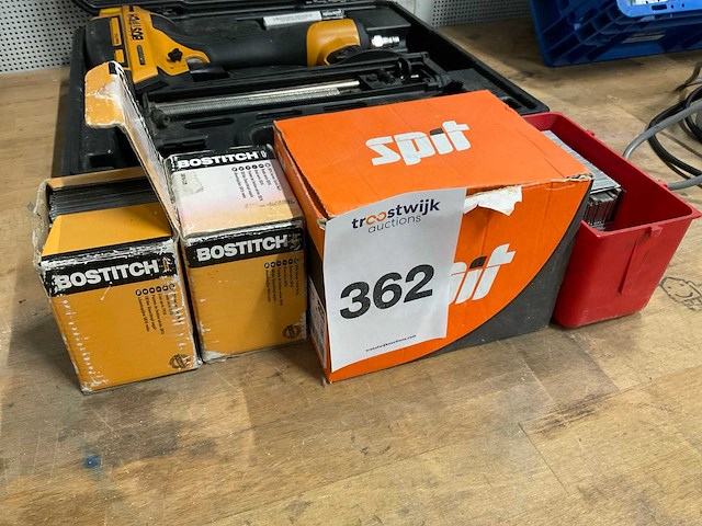 Bostitch pneumatische tacker - afbeelding 3 van  4