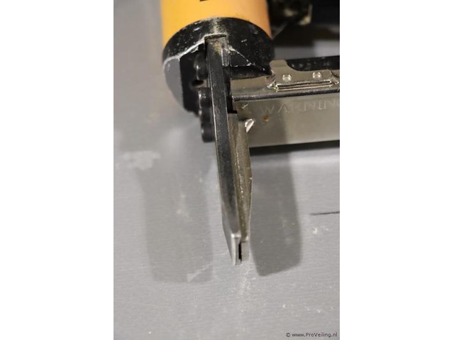 Bostitch tacker, pneumatisch - afbeelding 3 van  3