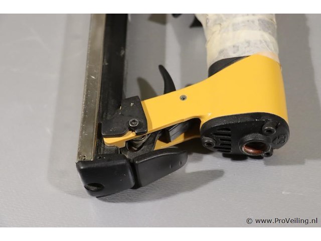 Bostitch tacker, pneumatisch - afbeelding 3 van  3