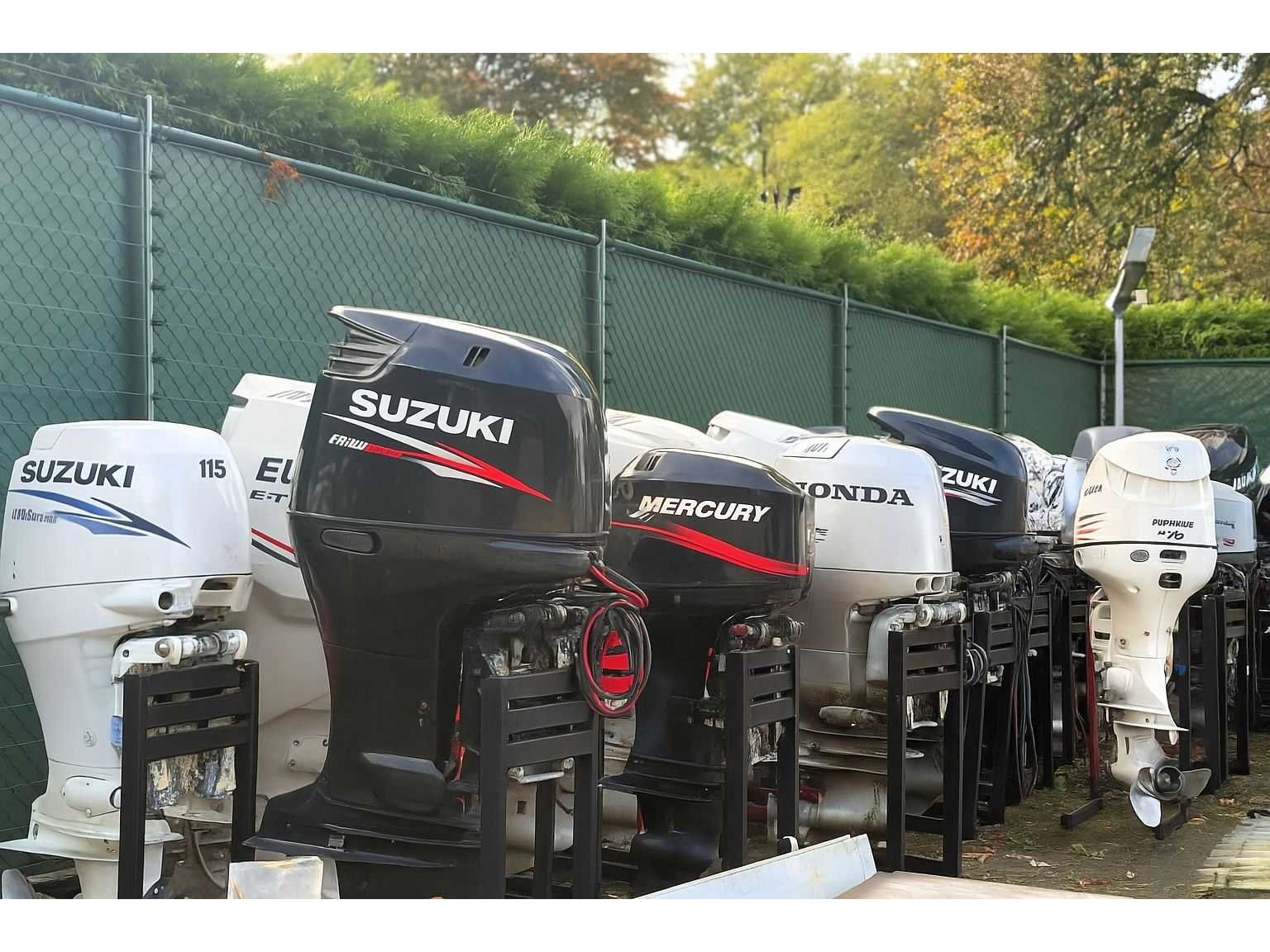 Boten, jachten, buitenboordmotoren, motoren en recreatieartikelen