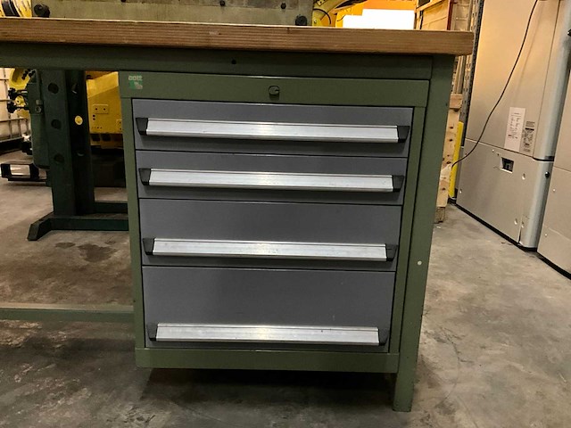 Bott 5 lade werkbank met schroef - afbeelding 4 van  7