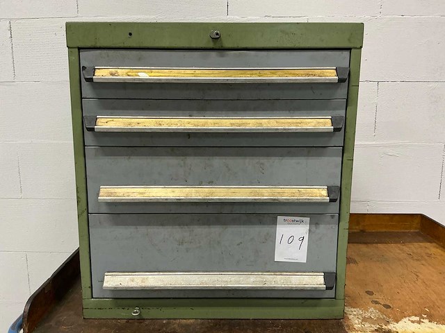 Bott gereedschapladenkast met 4 lade en inhoud - afbeelding 1 van  5