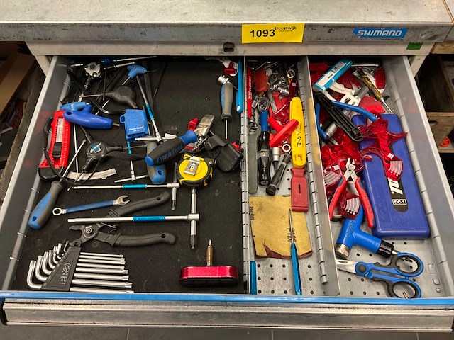 Bott ladekast met gereedschap en materiaal - afbeelding 5 van  10